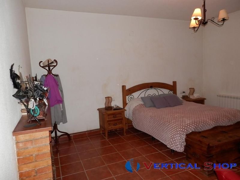 For sale of chalet in Caudete