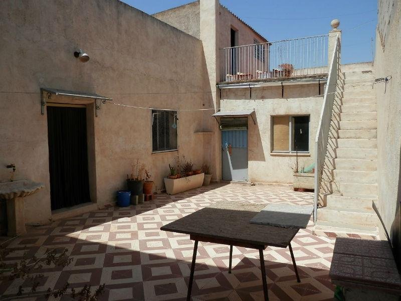 For sale of house in Caudete