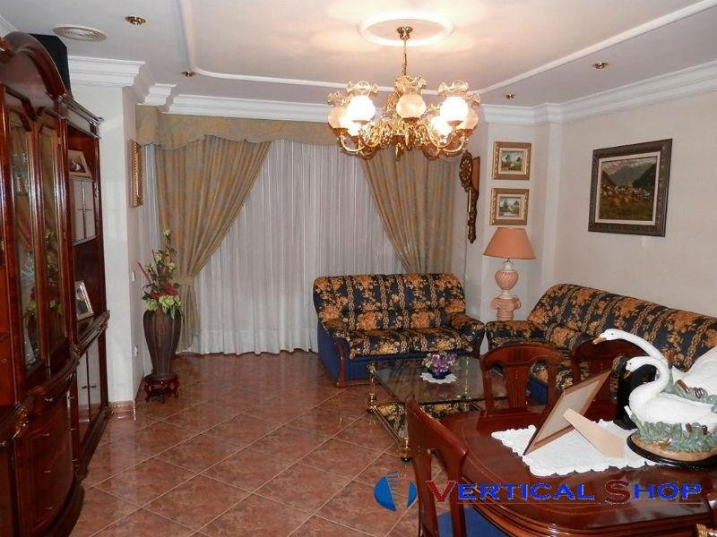 Casa en venta en Miguel Hernández, Caudete