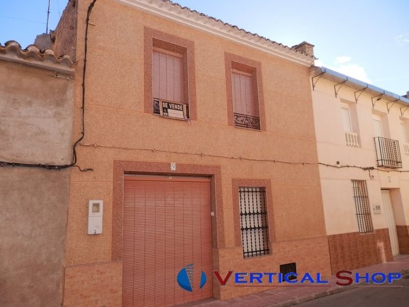 For sale of house in Caudete