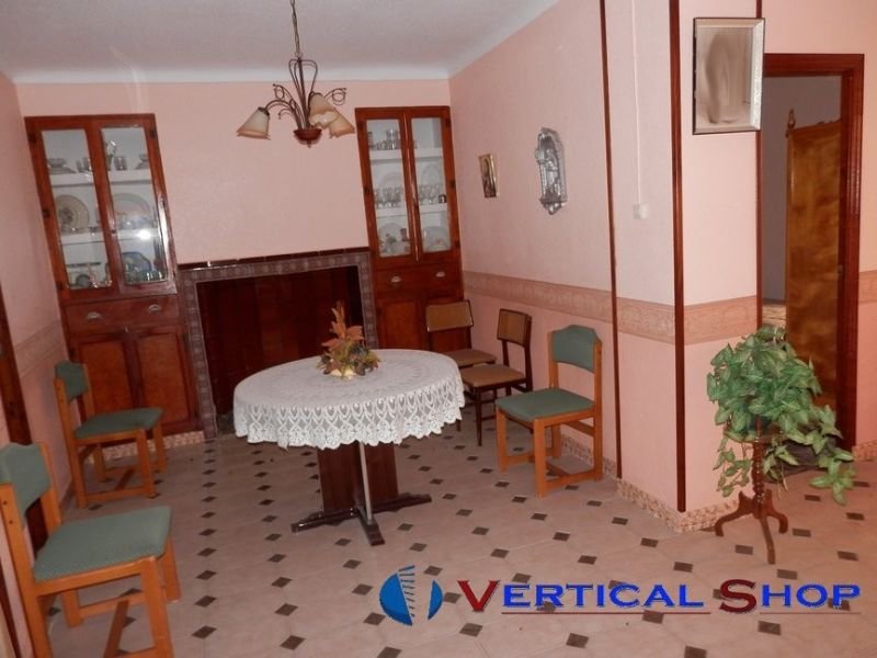 For sale of house in Caudete