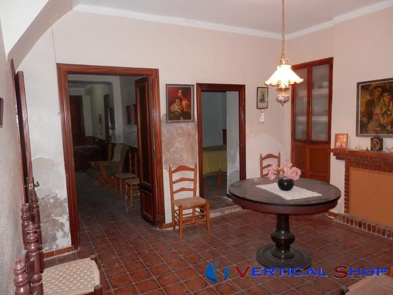 For sale of house in Caudete