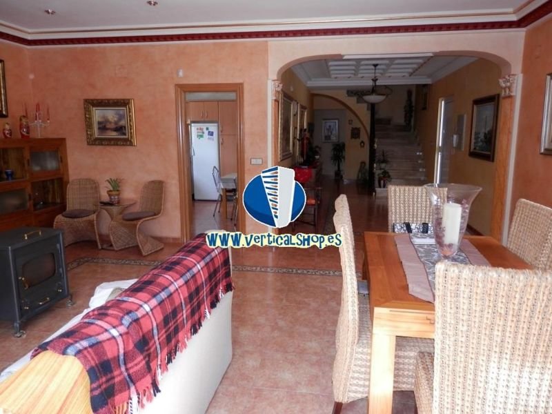 For sale of chalet in Caudete