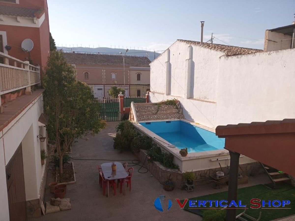 For sale of house in Caudete