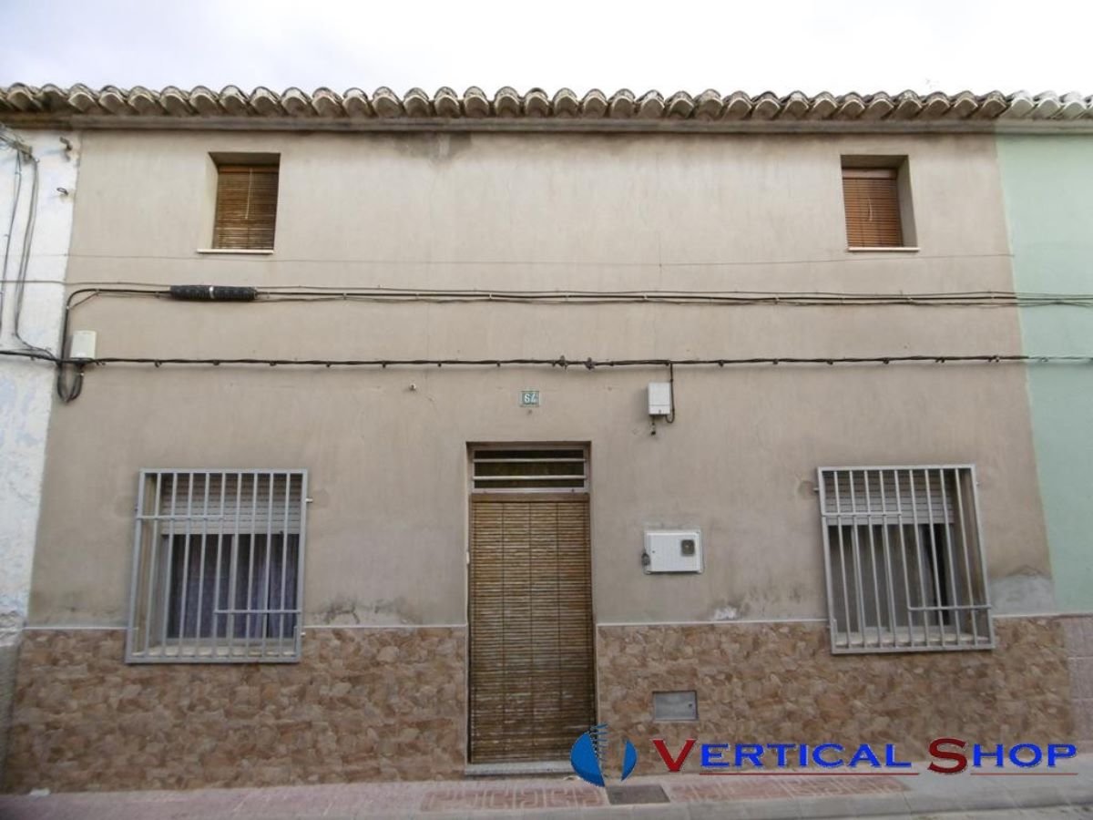 For sale of house in Caudete