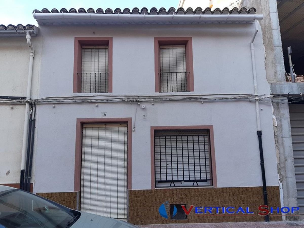 For sale of house in Caudete