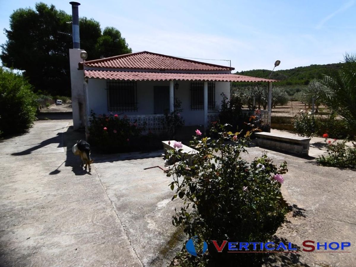 For sale of chalet in Caudete