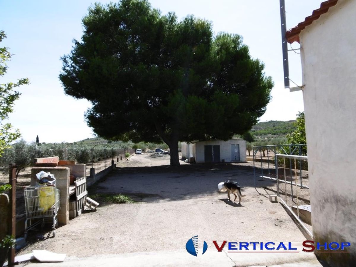 For sale of chalet in Caudete