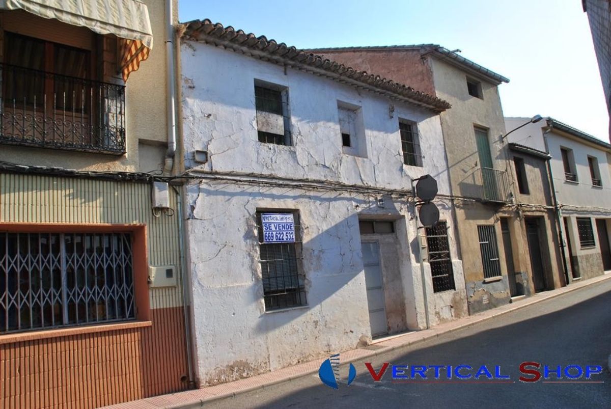 For sale of house in Caudete