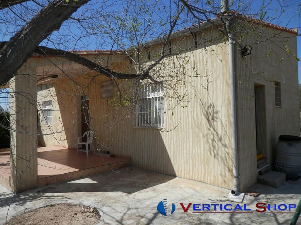 For sale of chalet in Caudete