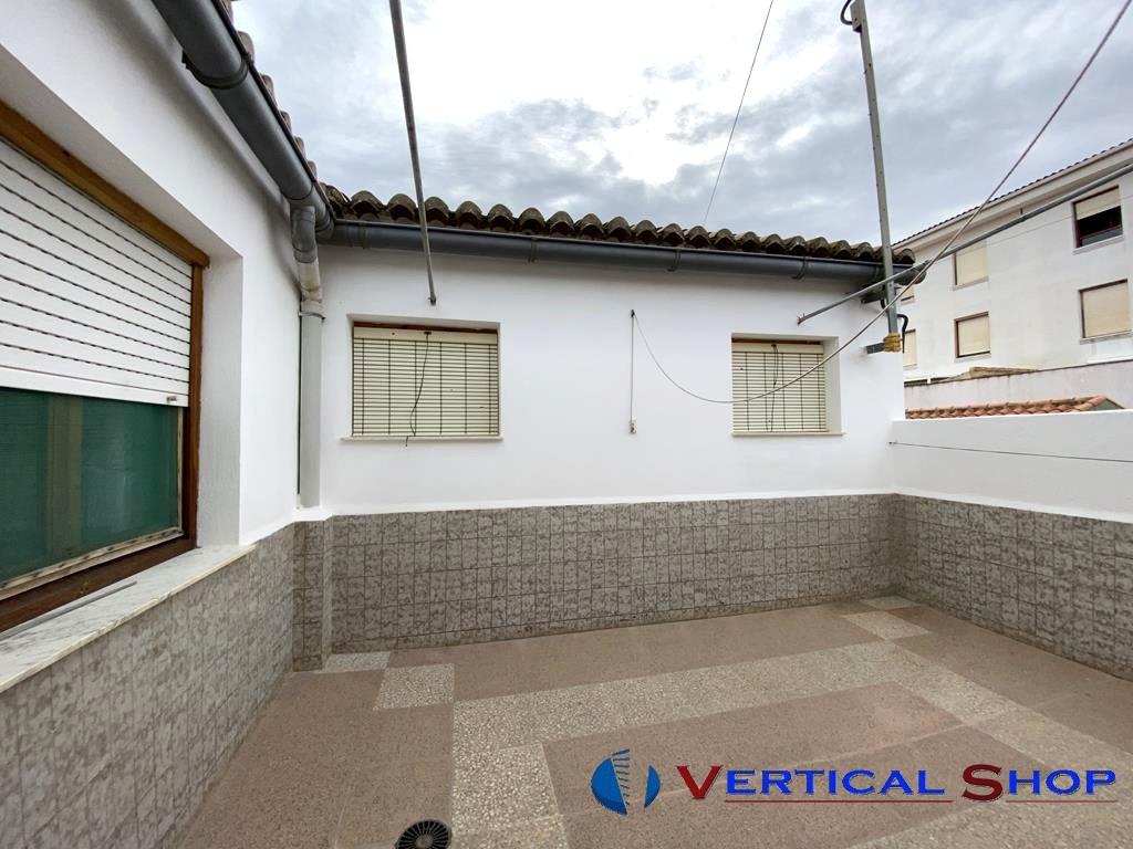 For sale of chalet in Caudete