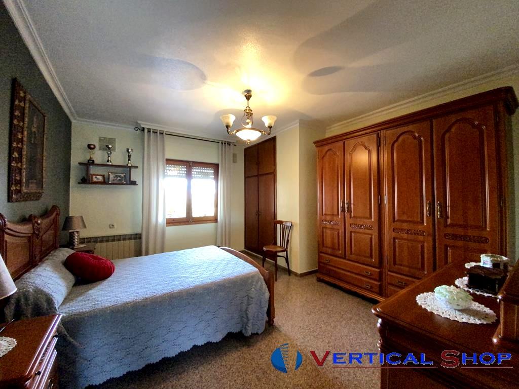 For sale of chalet in Caudete