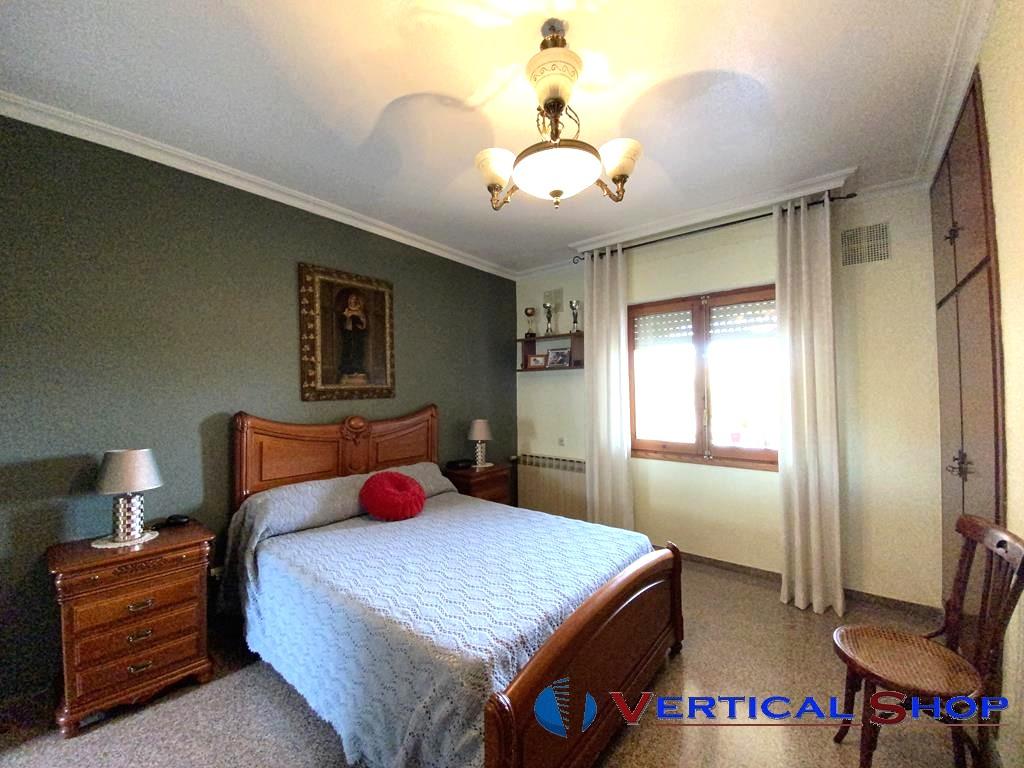 For sale of chalet in Caudete