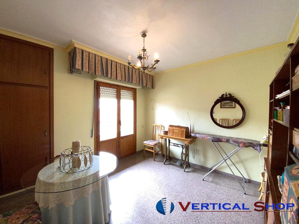 For sale of chalet in Caudete