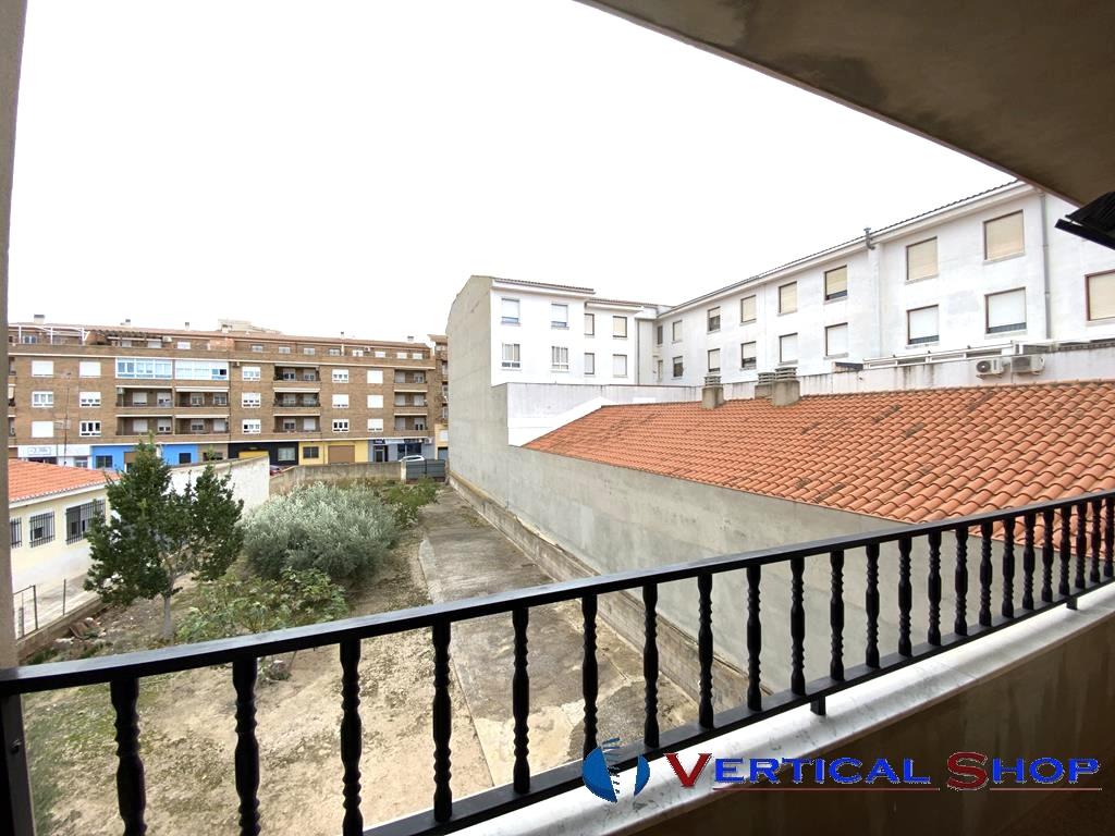 For sale of chalet in Caudete