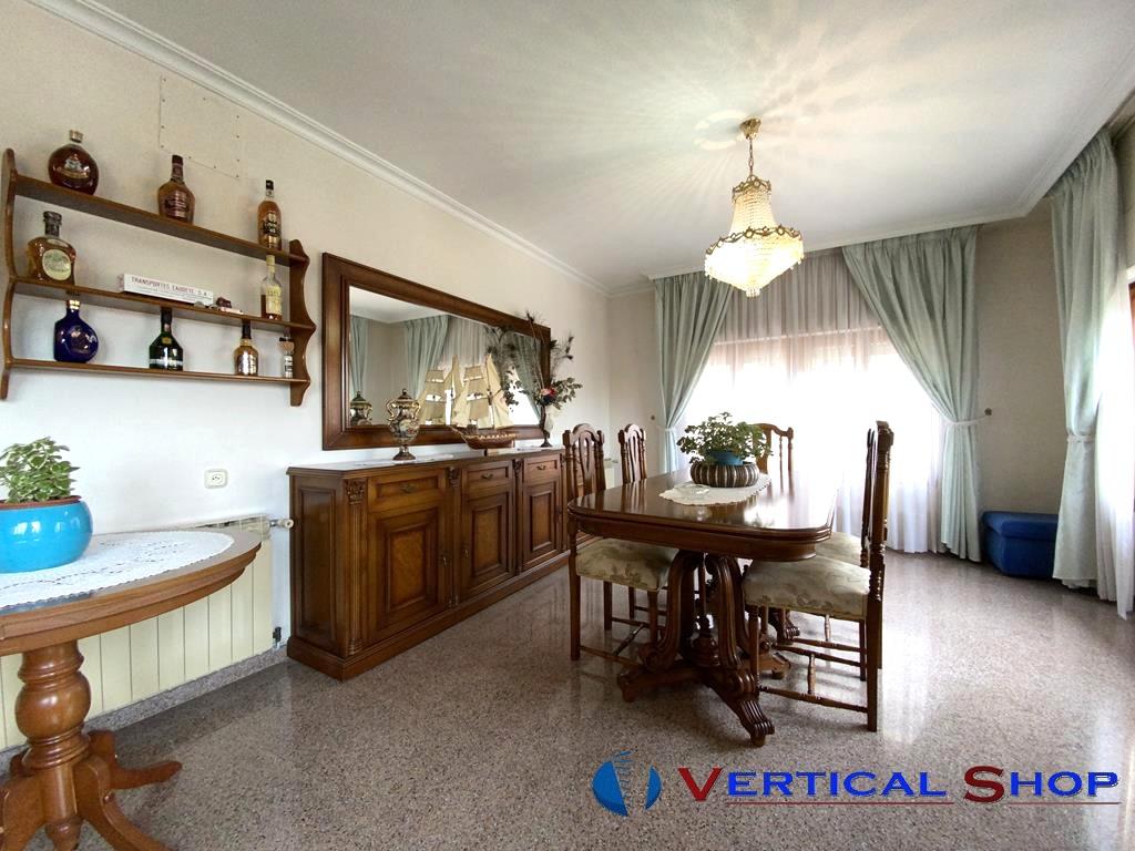 For sale of chalet in Caudete