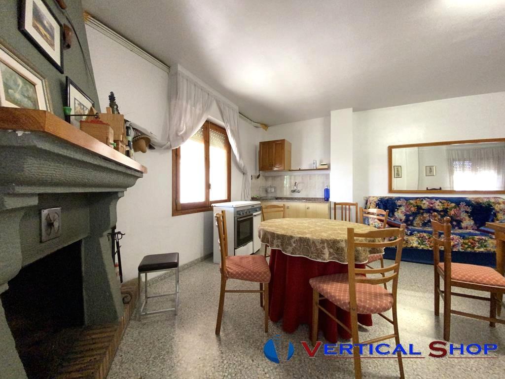 For sale of chalet in Caudete