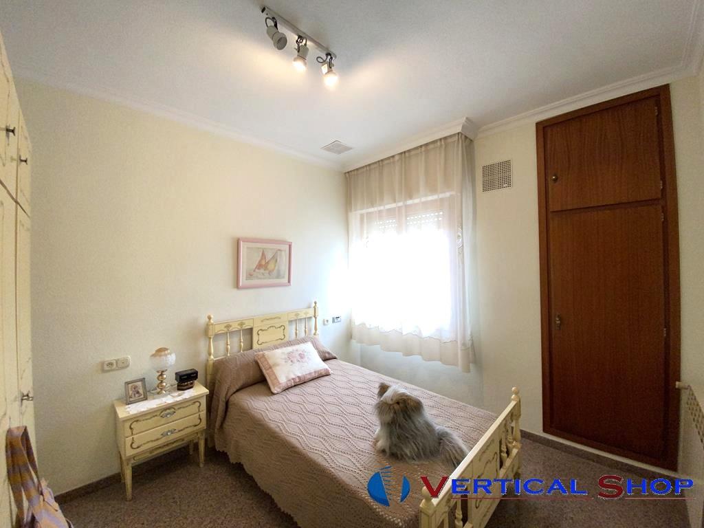 For sale of chalet in Caudete