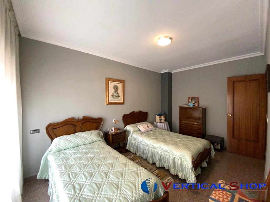 For sale of chalet in Caudete