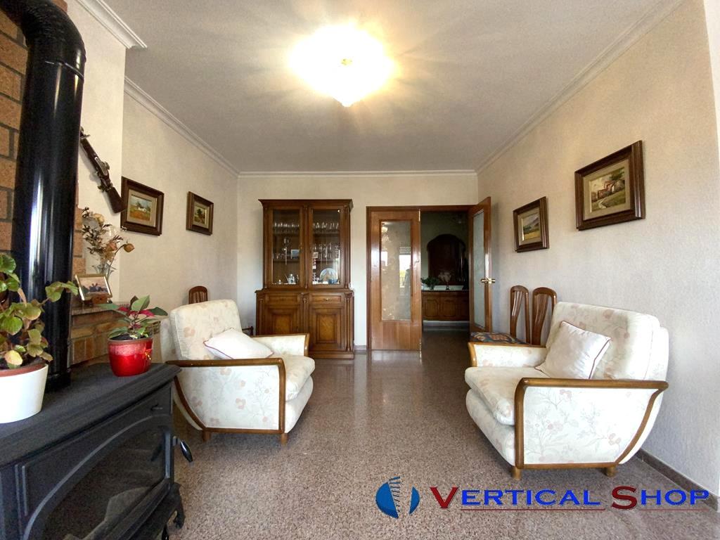 For sale of chalet in Caudete