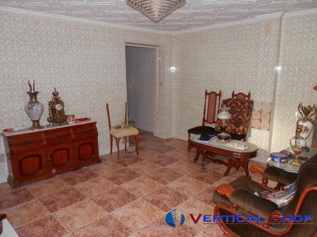 For sale of house in Caudete