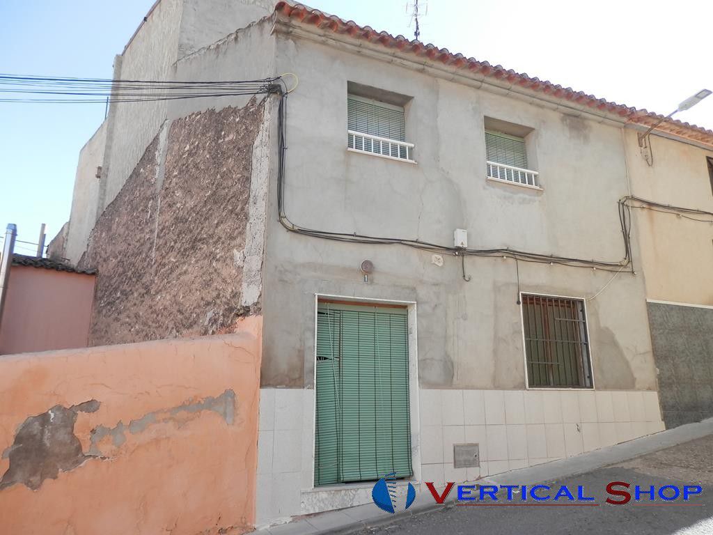 For sale of house in Caudete