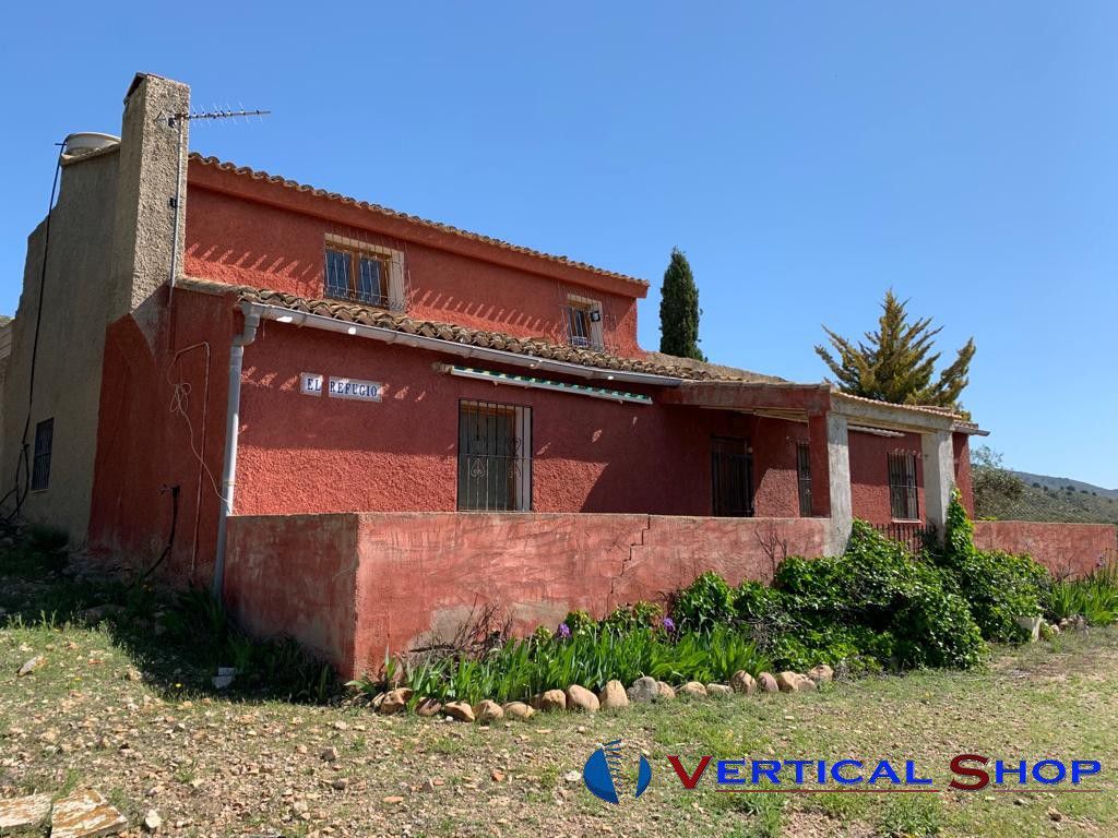 For sale of chalet in Caudete