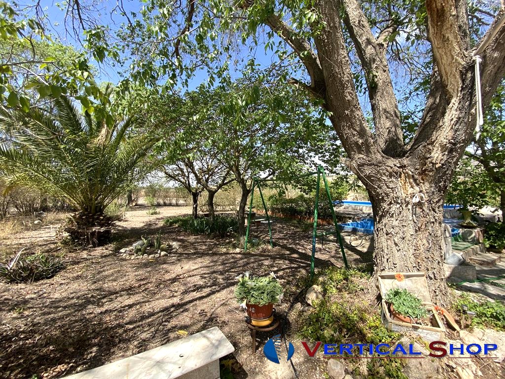 For sale of chalet in Caudete