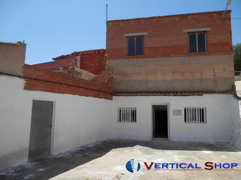 For sale of house in Caudete