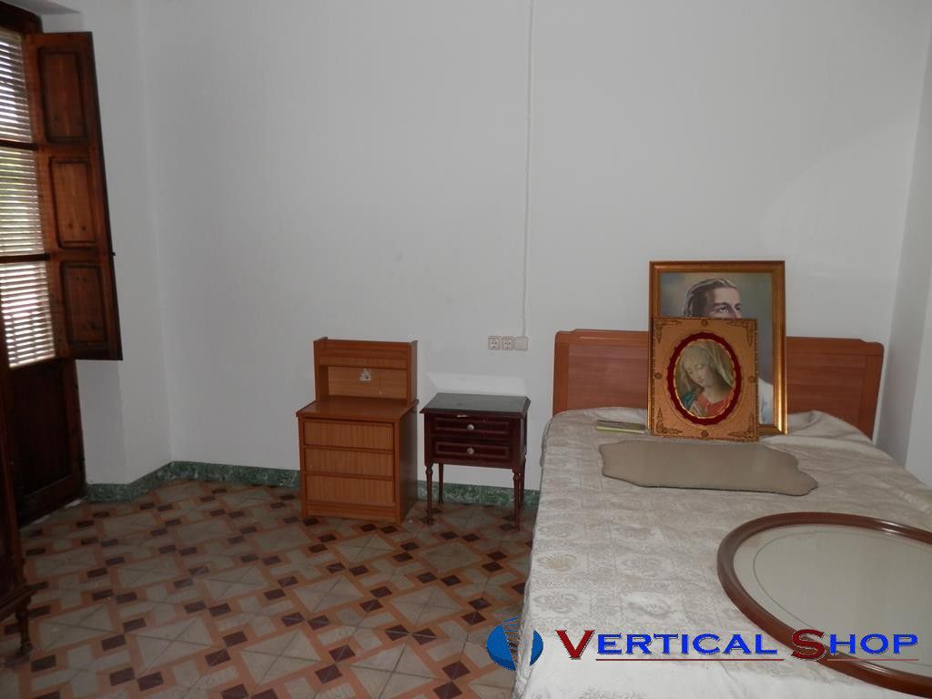 For sale of house in Ademuz