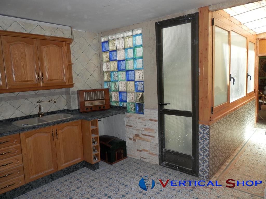 For sale of house in Caudete