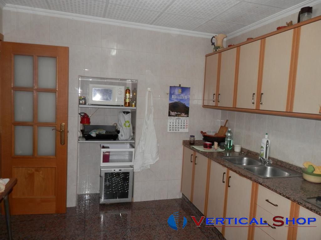 For sale of house in Caudete