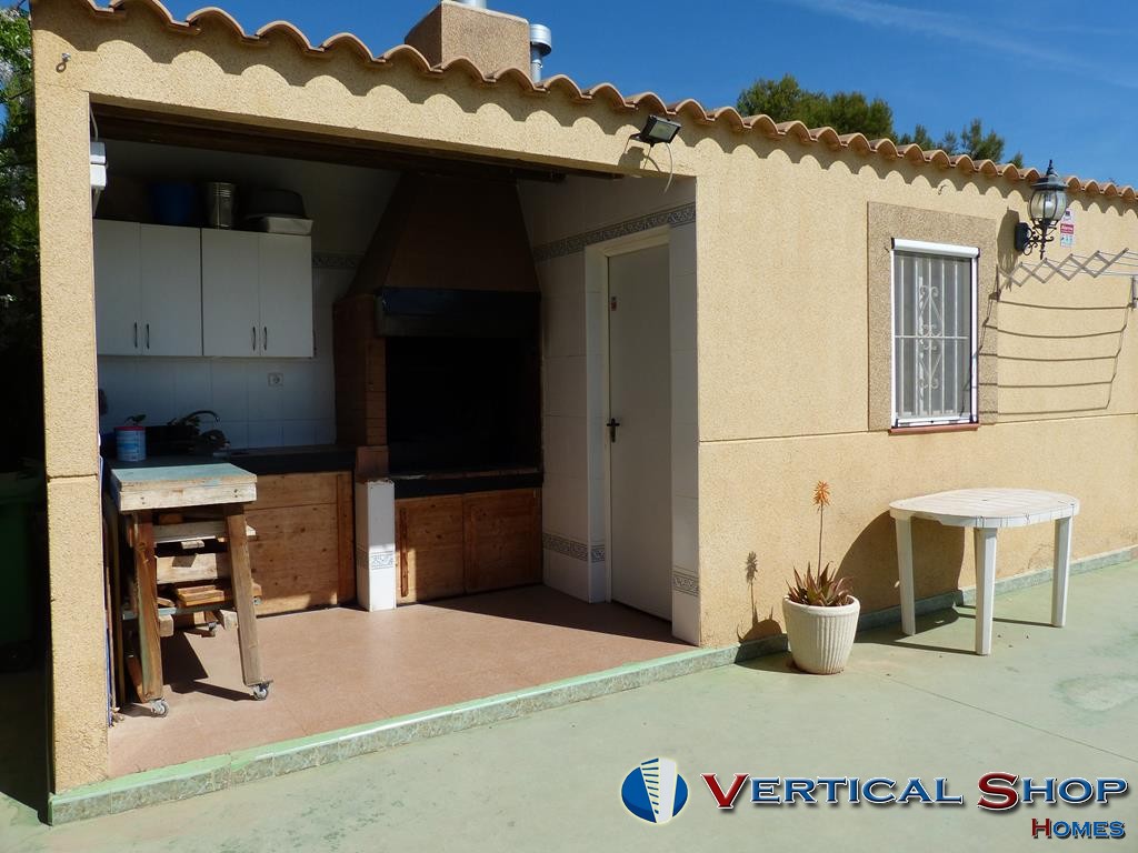For sale of chalet in Caudete