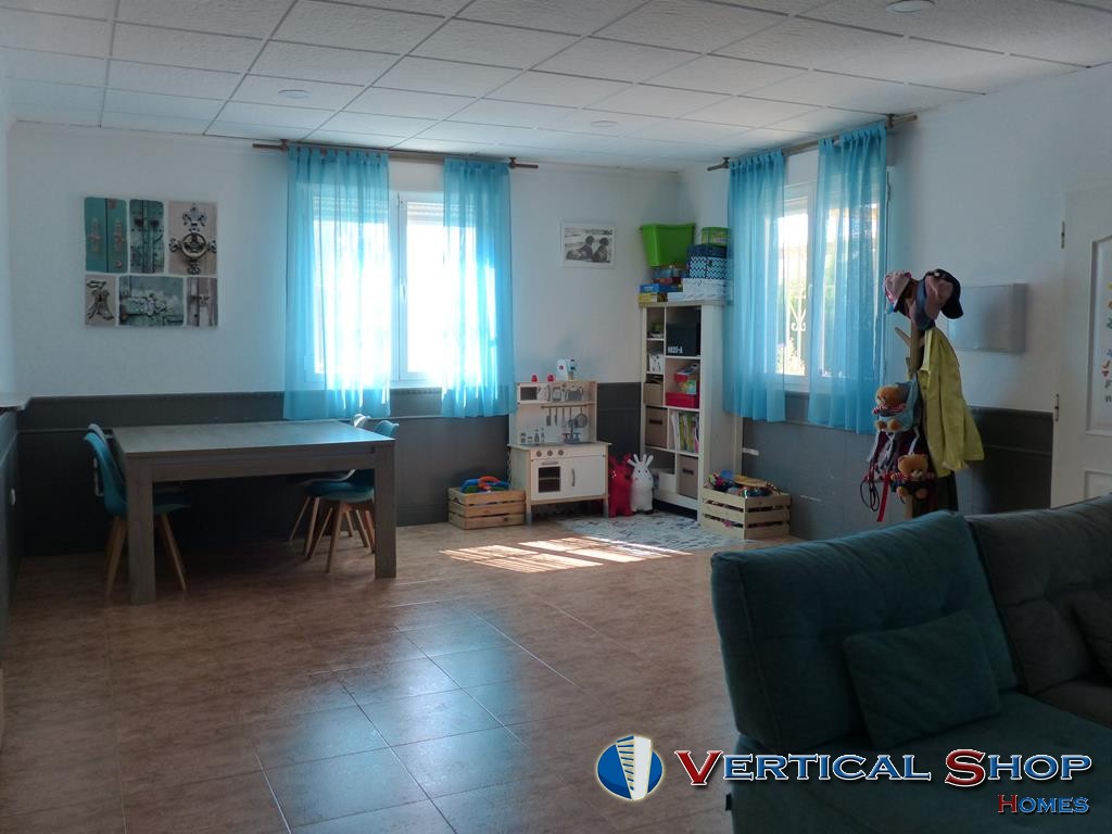 For sale of chalet in Caudete