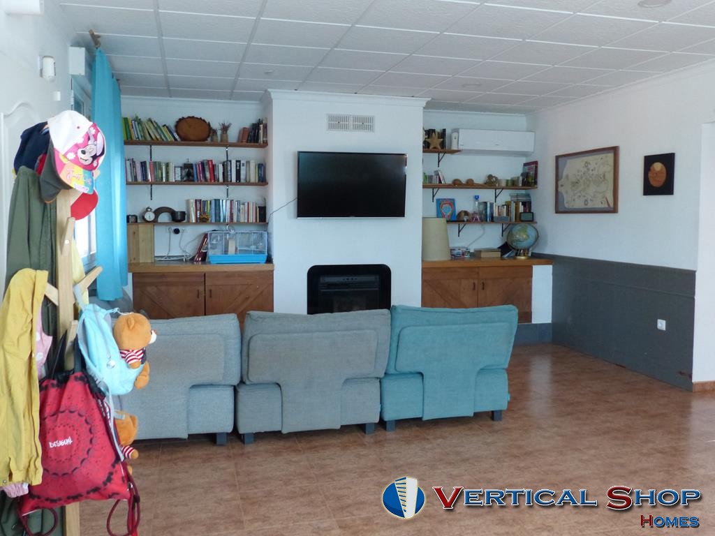For sale of chalet in Caudete