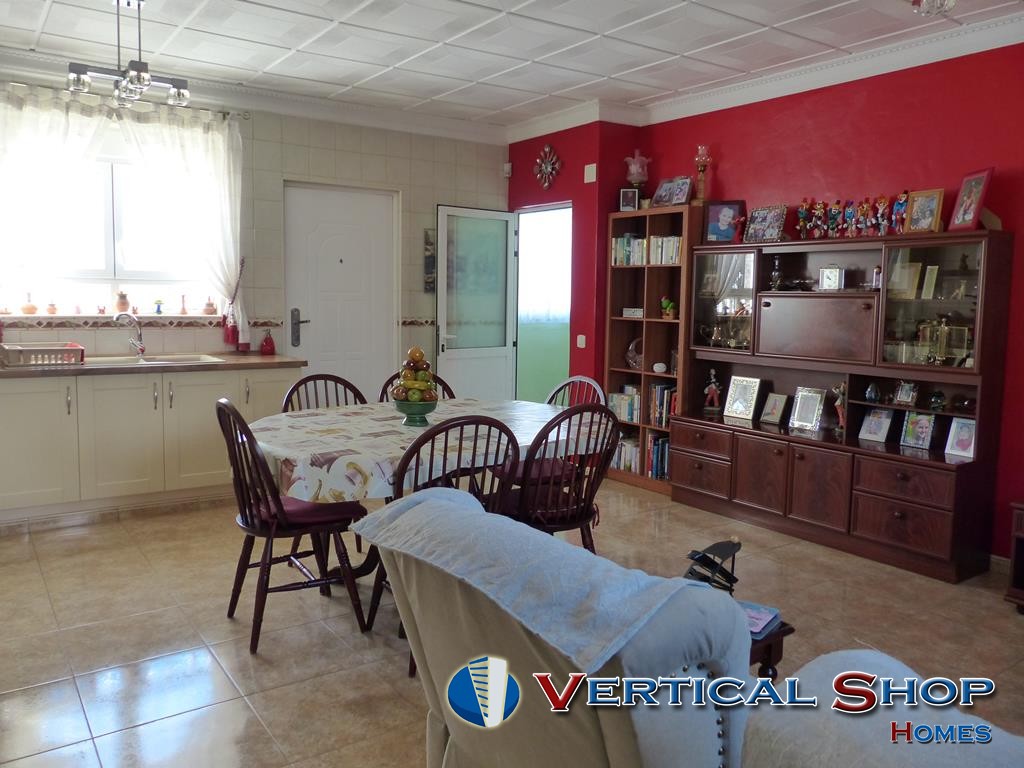 For sale of chalet in Caudete