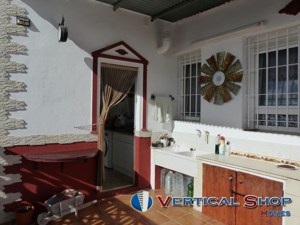 For sale of chalet in Caudete