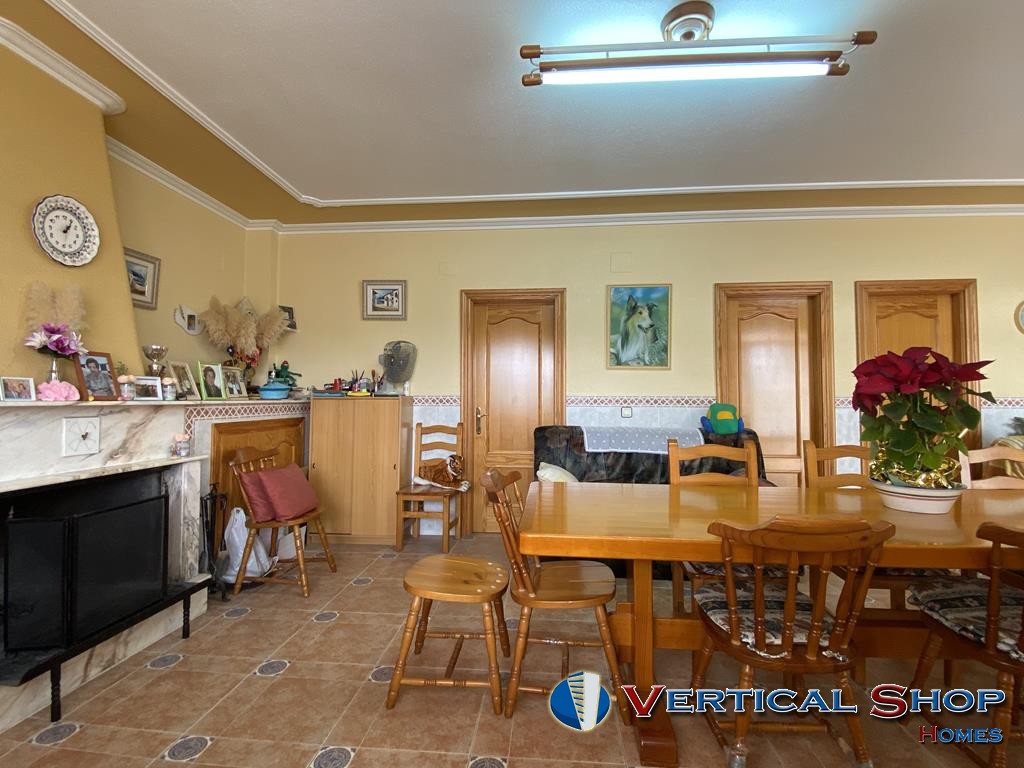 For sale of chalet in Caudete