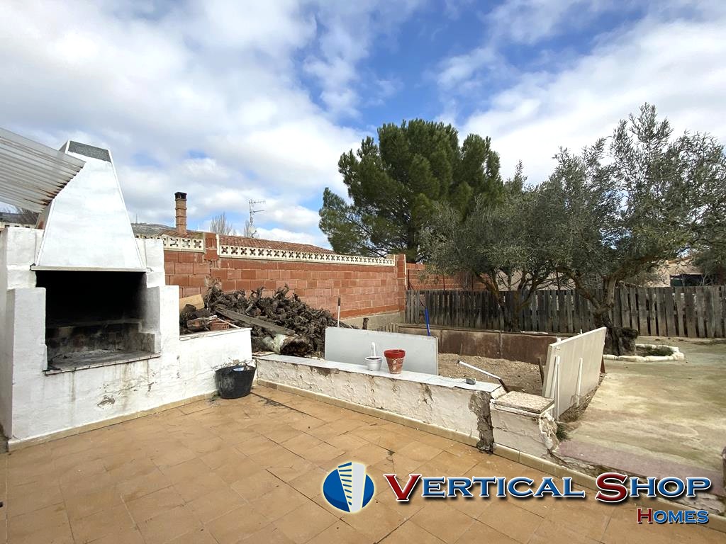 For sale of chalet in Caudete