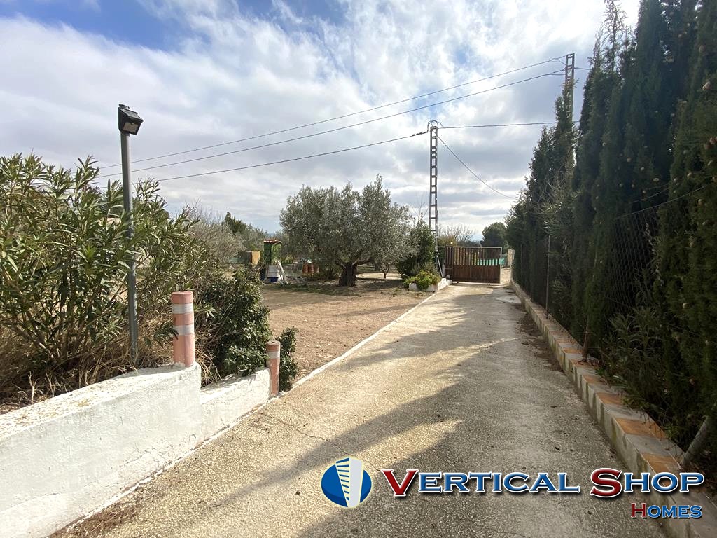For sale of chalet in Caudete