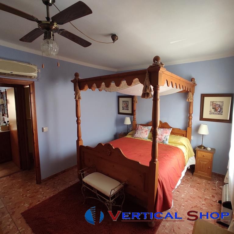 For sale of house in Caudete