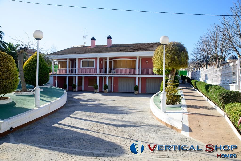 Venta de casa en Caudete