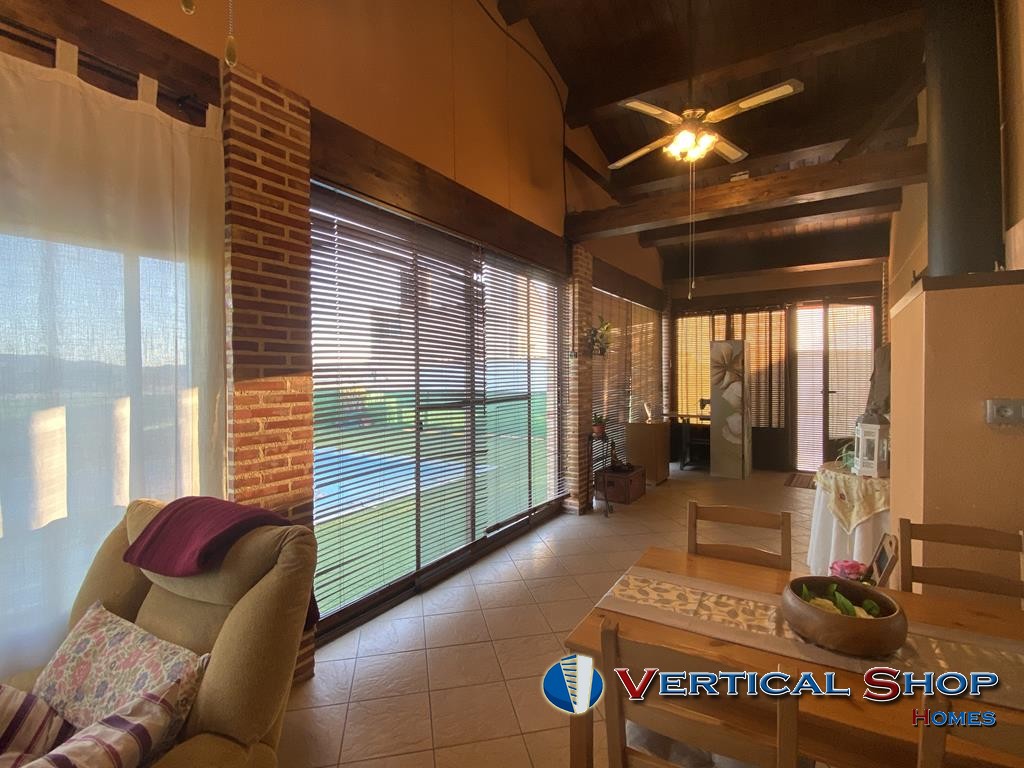 For sale of chalet in Caudete