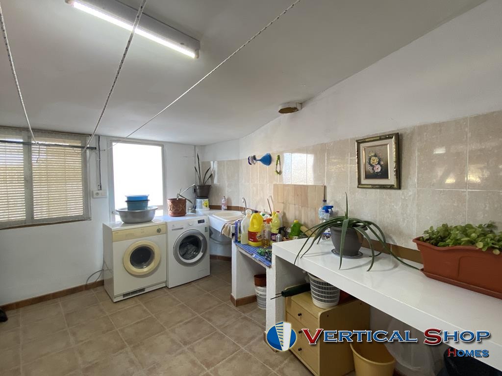 For sale of chalet in Caudete