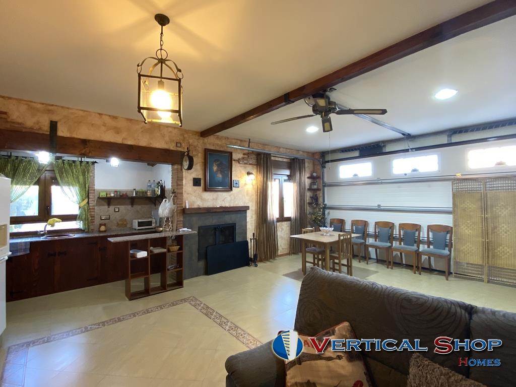 For sale of chalet in Caudete