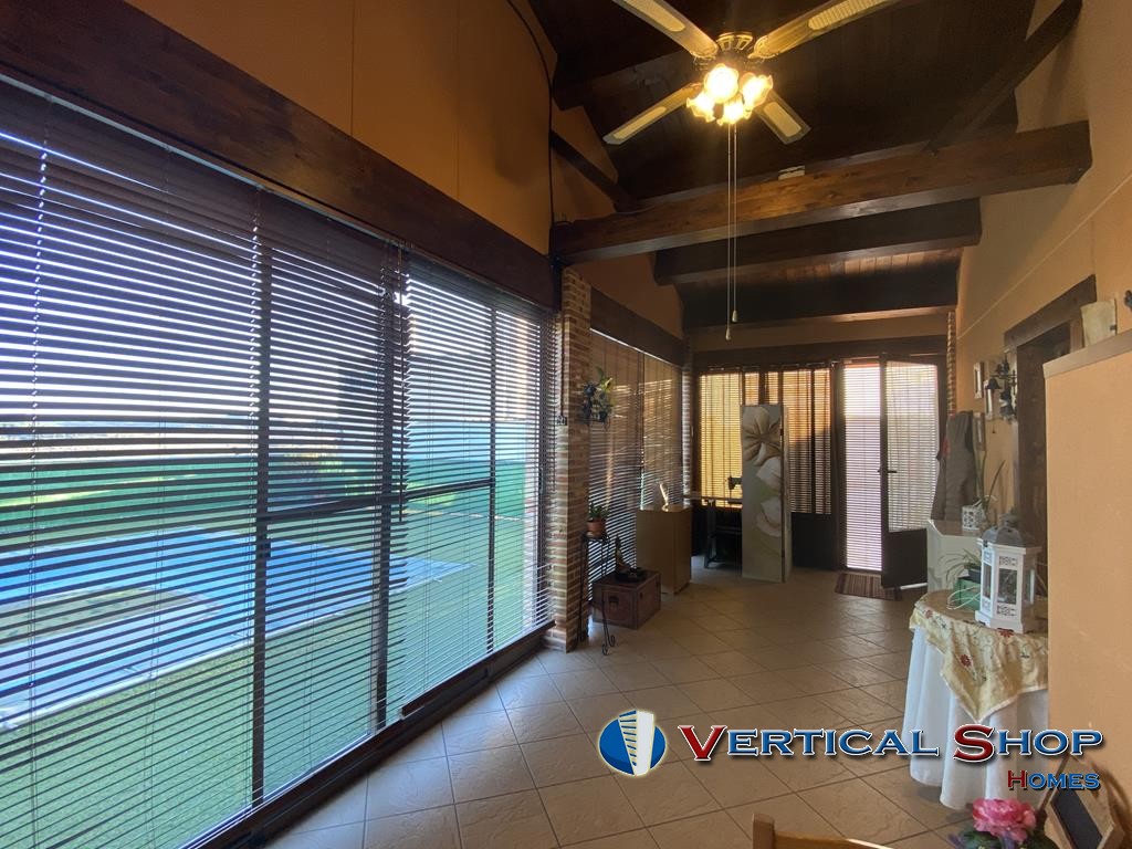 For sale of chalet in Caudete