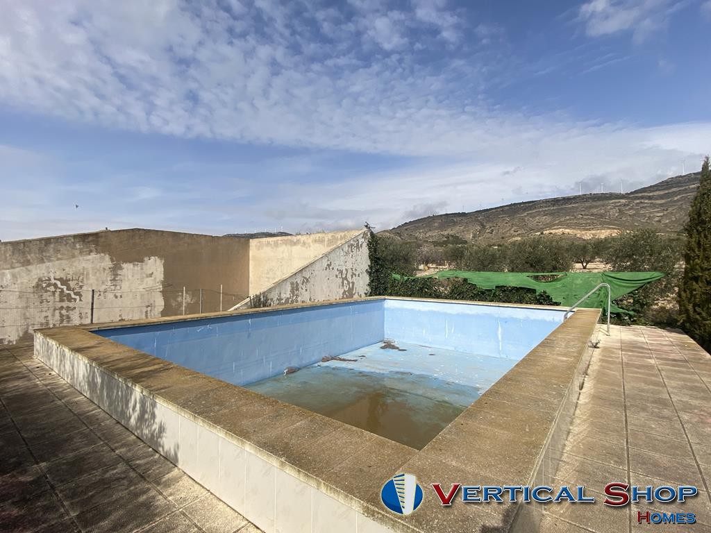 For sale of chalet in Caudete