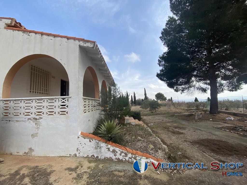 For sale of chalet in Caudete