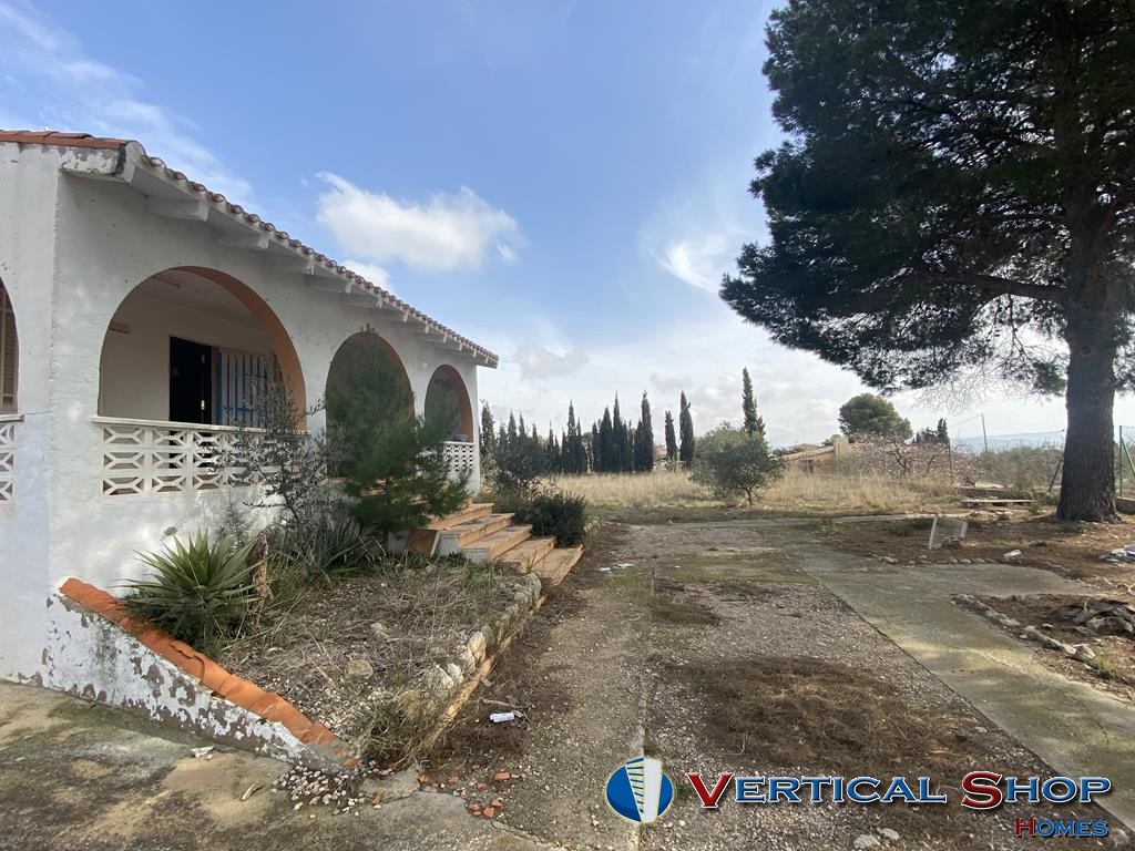 For sale of chalet in Caudete