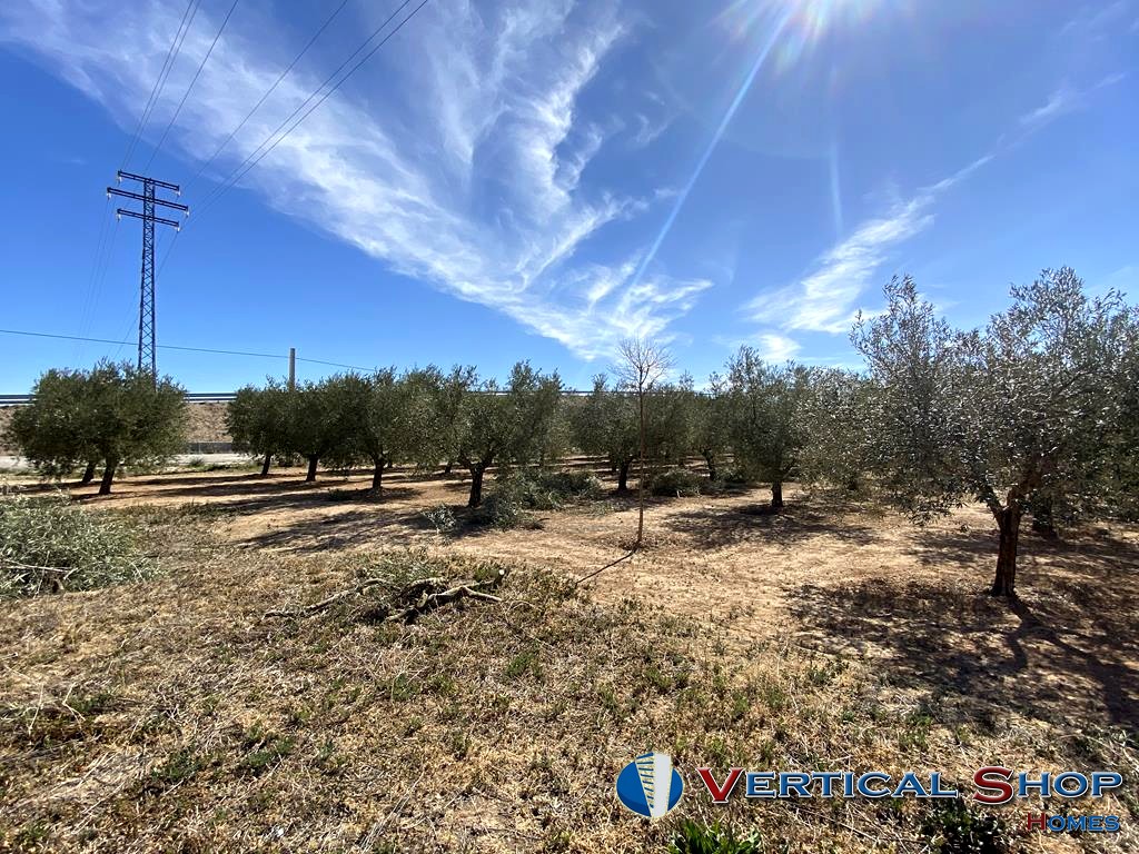 Venta de terreno en Caudete